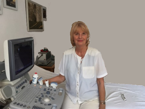 Dr. Elena Bașa în cabinetul de ecografie