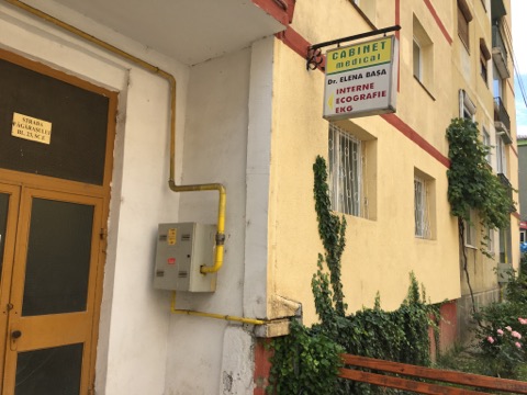 Intrarea cabinetului Doctor Elena Bașa